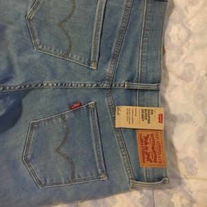 levi’s jeans—310 shaping super skinny